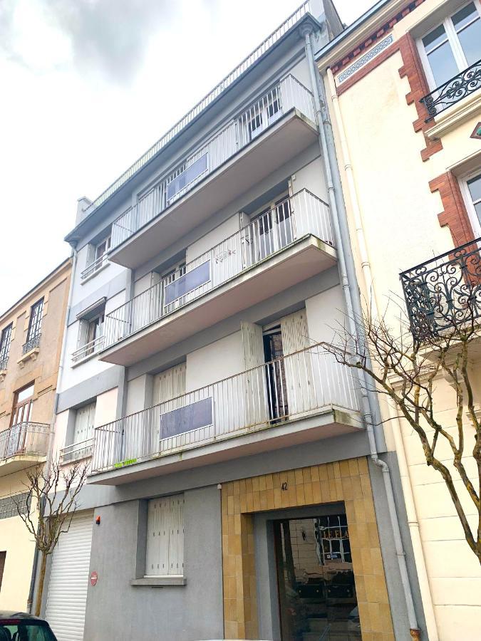 Le Callou - Parking - Face Aux Thermes - Rez De Chaussee Apartment