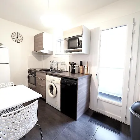 NOUVEAUTE 2022: Appartement face aux Thermes CALLOU avec Parking Vichy Extérieur photo
