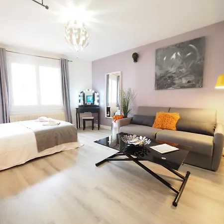 NOUVEAUTE 2022: Appartement face aux Thermes CALLOU avec Parking Vichy Extérieur photo