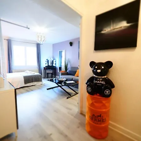NOUVEAUTE 2022: Appartement face aux Thermes CALLOU avec Parking Vichy Extérieur photo